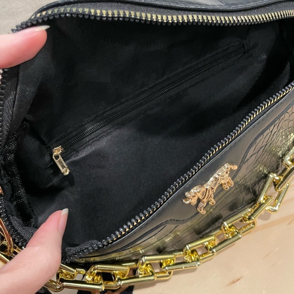 🐎 Gold Chain Fanny Pack with Horse logo - Picture 4 of 4